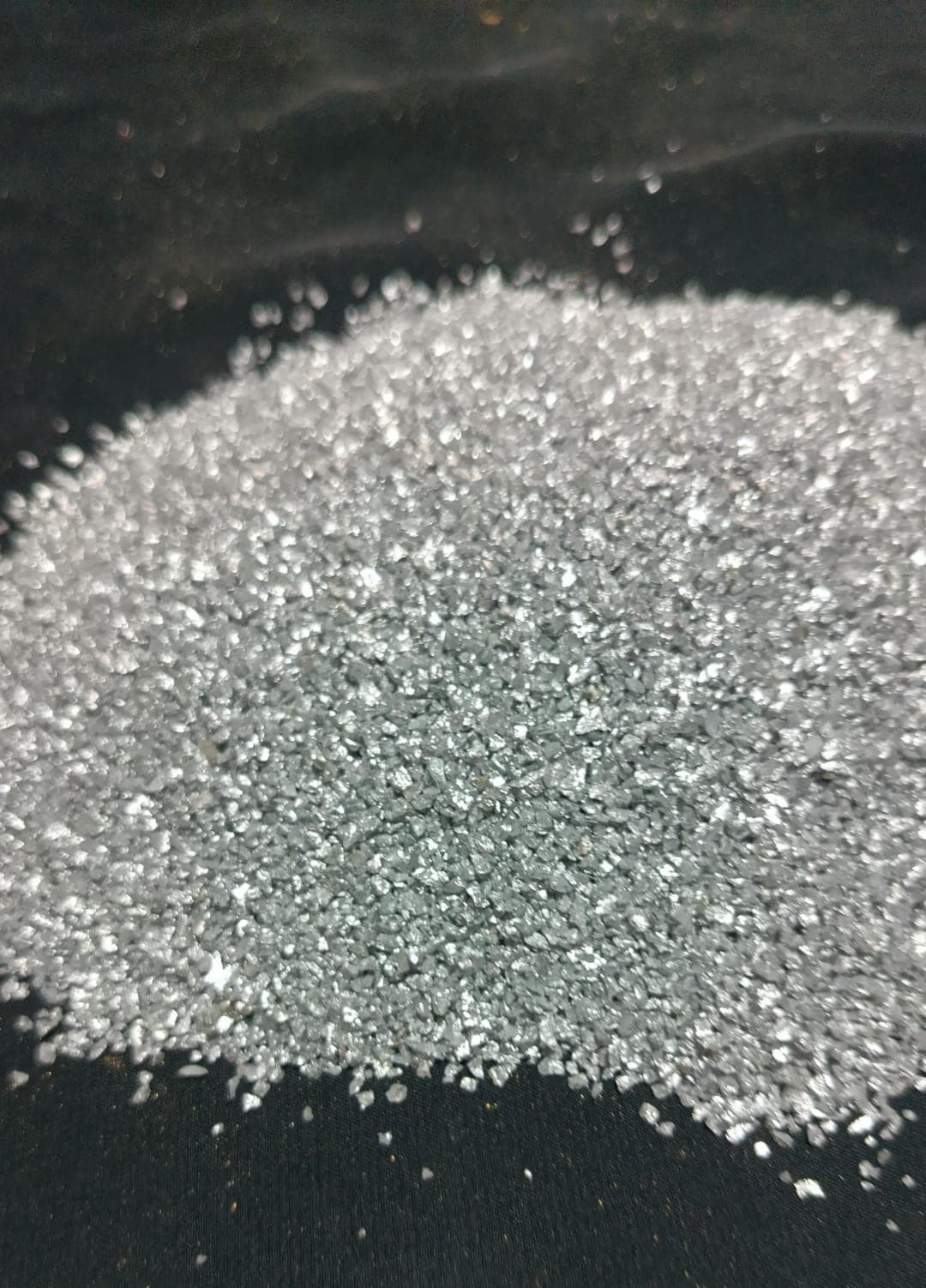 عبوة ريزن من احجار الذهبي والفضي والشفاف