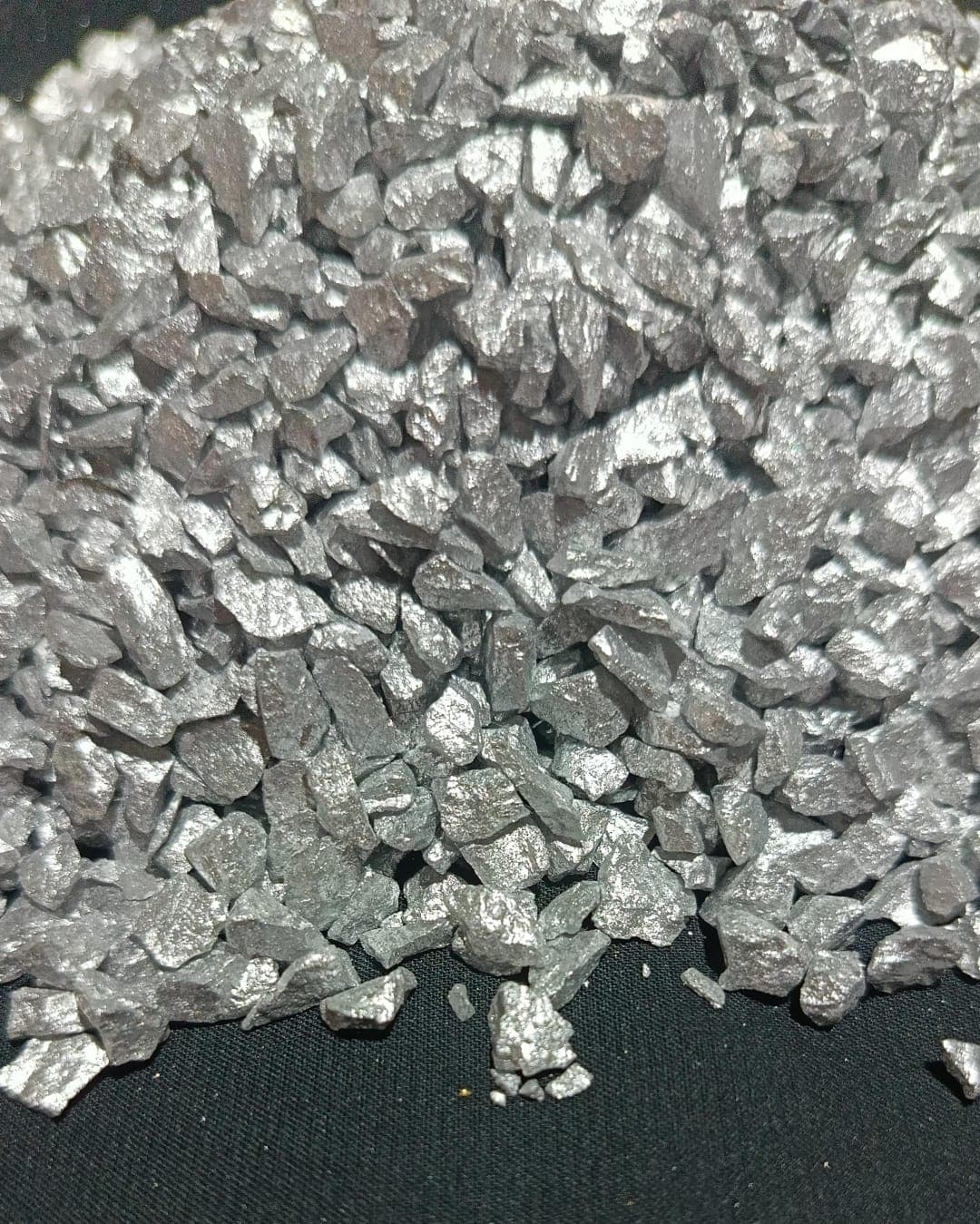 عبوة ريزن من احجار الذهبي والفضي والشفاف